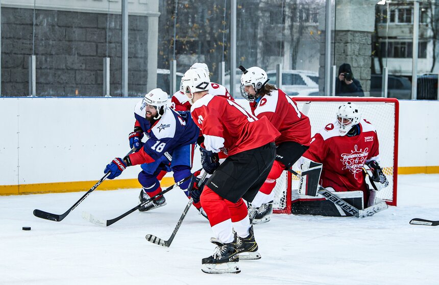 Благотворительный хоккейный матч в поддержку участников СВО прошел в Москве 12 фото