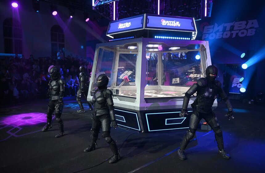 В Москве завершился международный чемпионат "Битва роботов" 16 фото