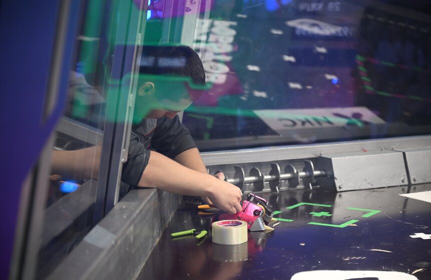 В Москве завершился международный чемпионат "Битва роботов" 17 фото