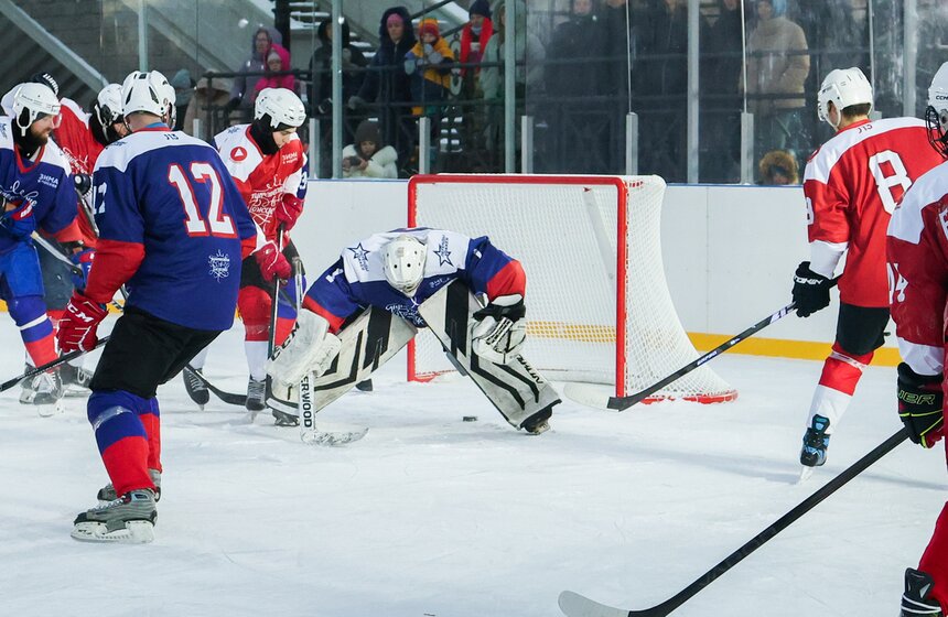 Благотворительный хоккейный матч в поддержку участников СВО прошел в Москве 30 фото