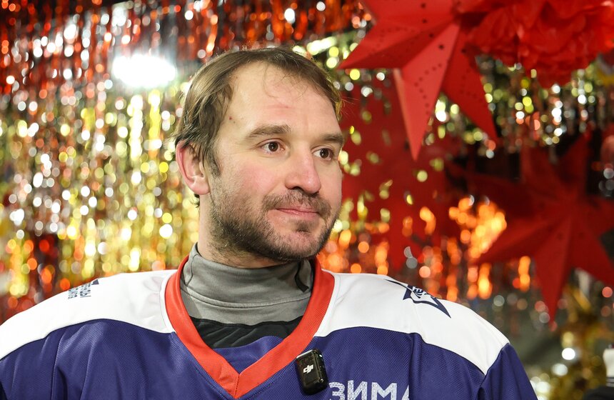 Благотворительный хоккейный матч в поддержку участников СВО прошел в Москве 34 фото