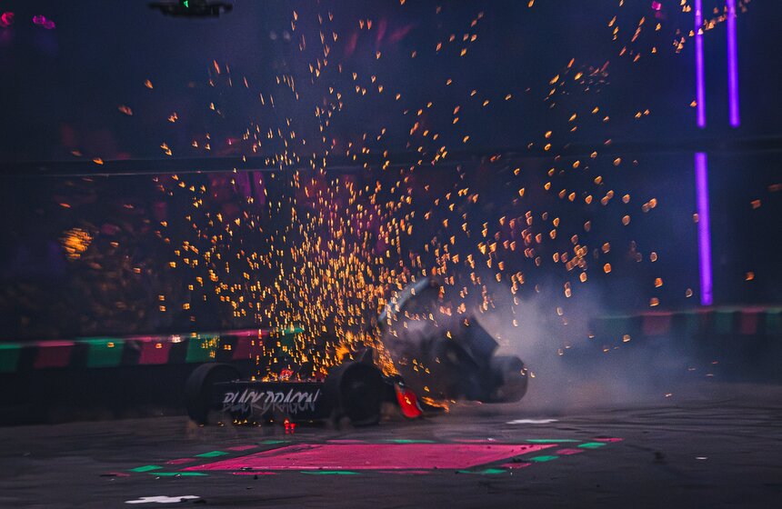 В Москве завершился международный чемпионат "Битва роботов" 21 фото