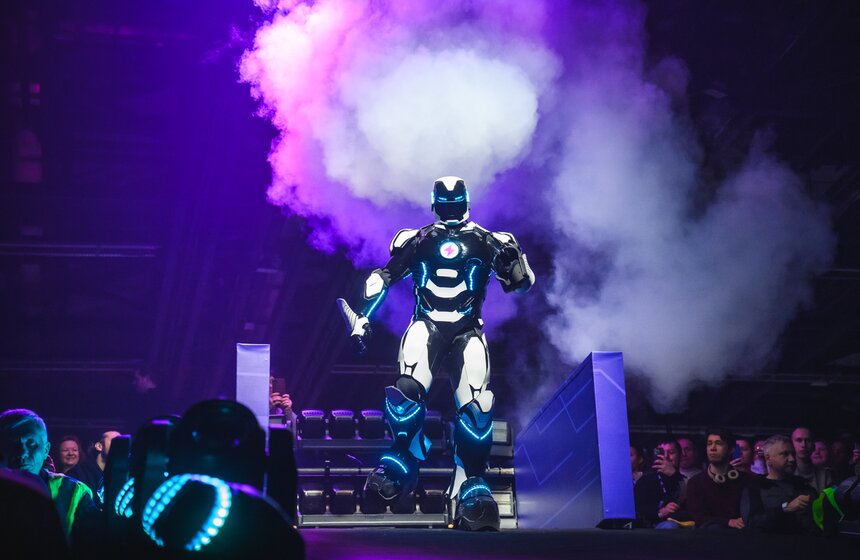 В Москве завершился международный чемпионат "Битва роботов" 11 фото