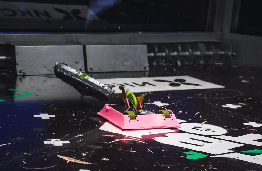 В Москве завершился международный чемпионат "Битва роботов" 19 фото