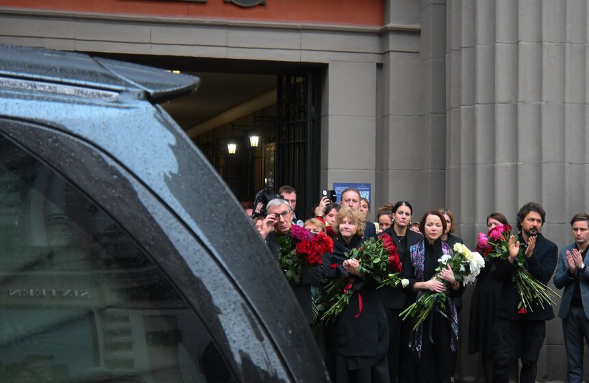 В Москве простились с актером Владимиром Симоновым 34 фото