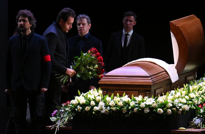 В Москве простились с актером Владимиром Симоновым 18 фото