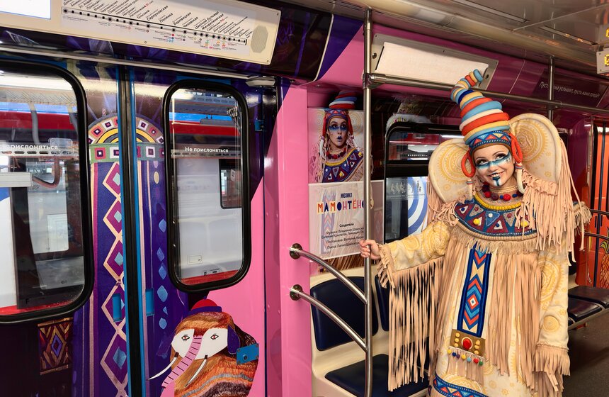 Тематический поезд к 15-летию Театра мюзикла запустили в московском метро 8 фото