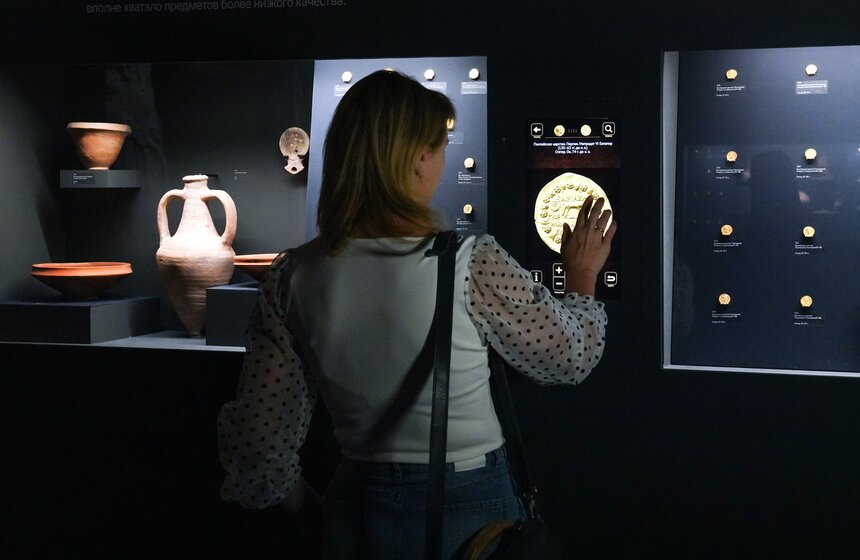 Выставка "Боги, цари и варвары. Монеты Боспорского царства" открылась в Музее нумизматики 9 фото