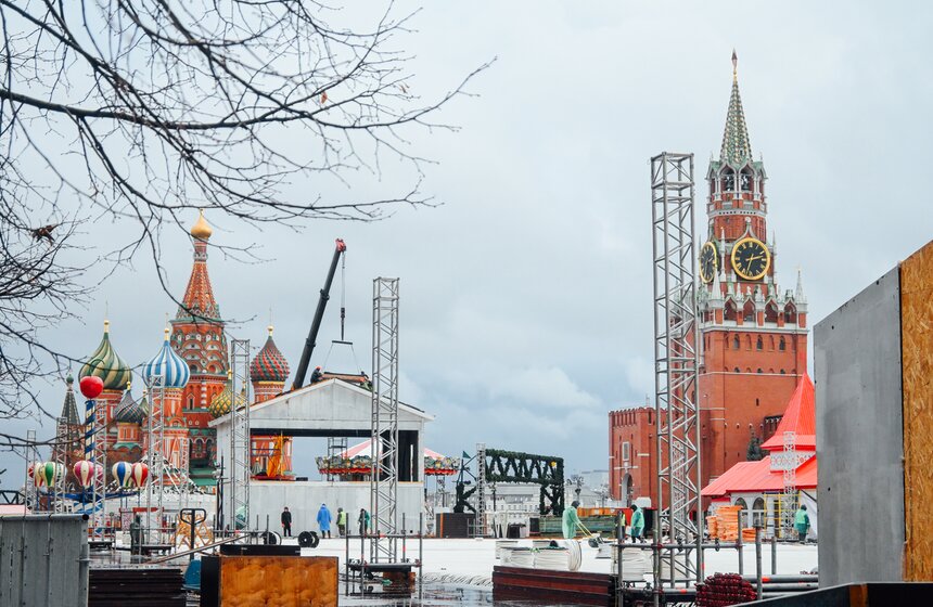ГУМ-Каток и карусели скоро откроются на Красной площади 6 фото