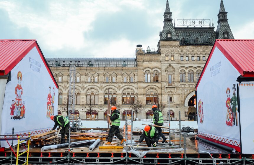 ГУМ-Каток и карусели скоро откроются на Красной площади 9 фото