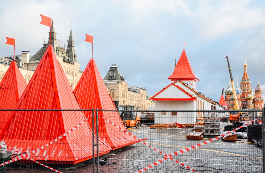 ГУМ-Каток и карусели скоро откроются на Красной площади 4 фото