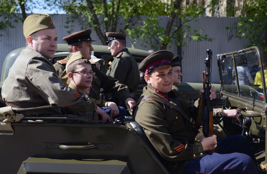 Пробег ретро-автомобилей "Наша Победа" прошел в Москве 10 фото