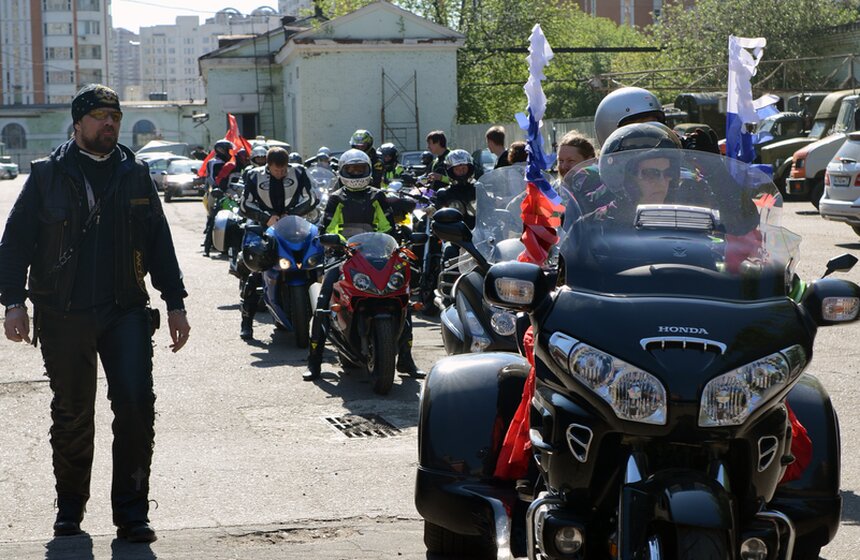 Пробег ретро-автомобилей "Наша Победа" прошел в Москве 11 фото