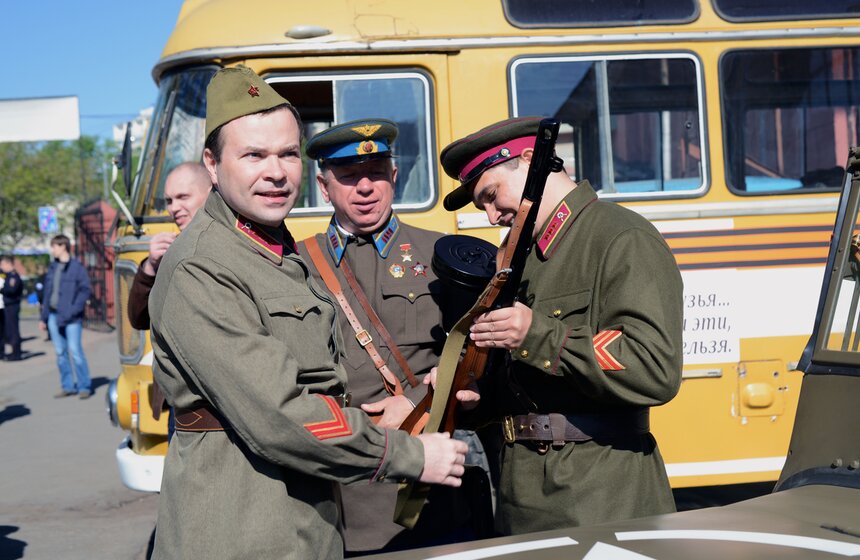 Пробег ретро-автомобилей "Наша Победа" прошел в Москве 4 фото