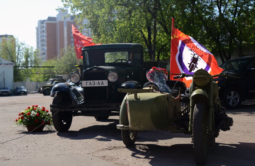 Пробег ретро-автомобилей "Наша Победа" прошел в Москве 3 фото
