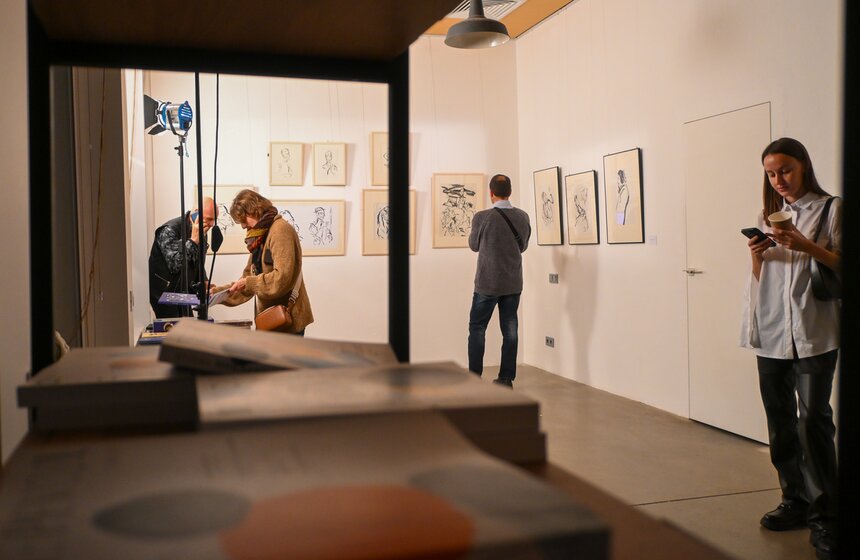 В Москве открылась выставка художника Александра Траугота 19 фото