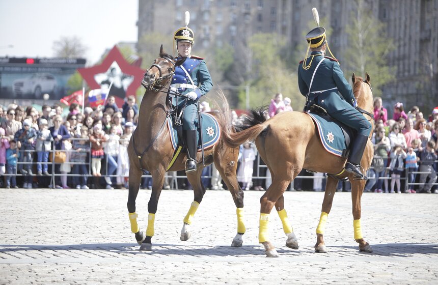 В День Победы на Поклонной горе прошел конный парад 15 фото