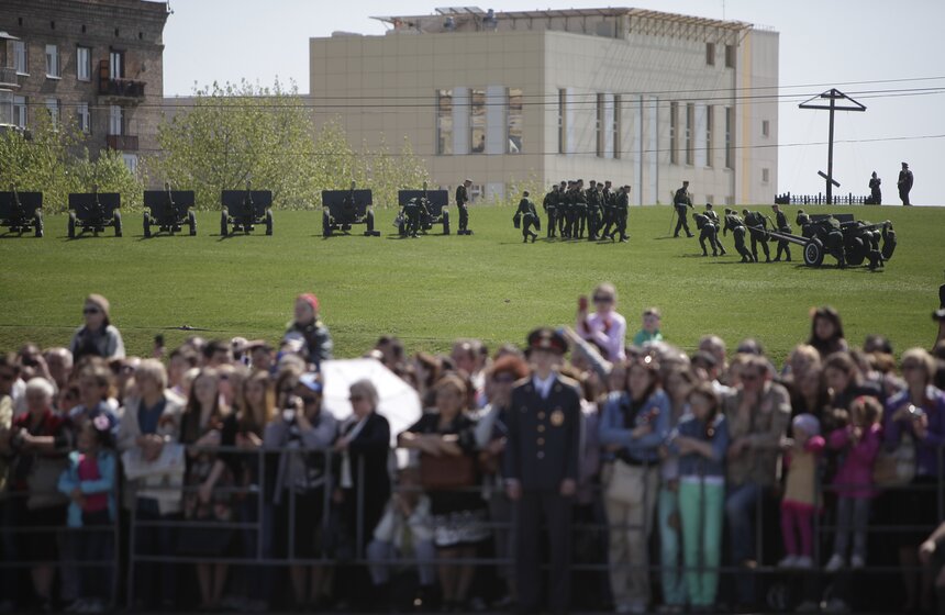 В День Победы на Поклонной горе прошел конный парад 19 фото