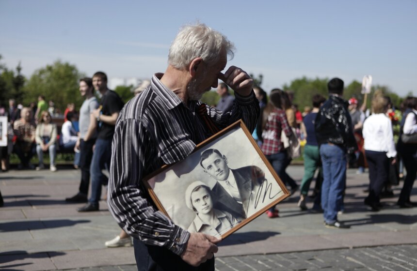В Москве прошла акция "Бессмертный полк" 12 фото
