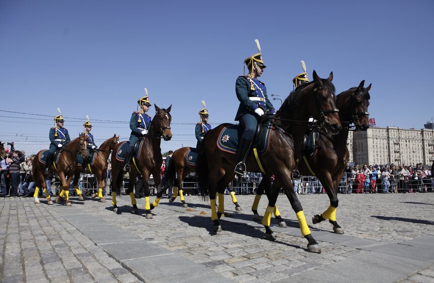 В День Победы на Поклонной горе прошел конный парад 9 фото