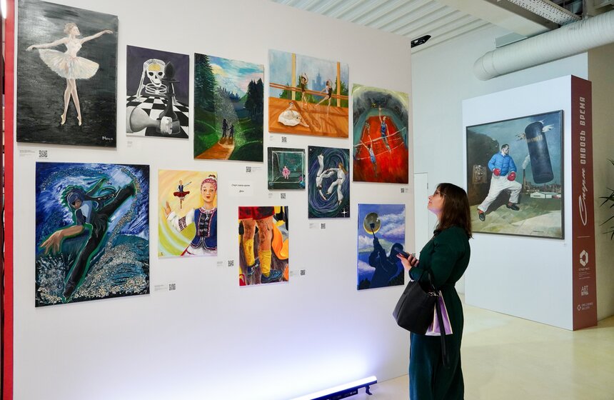 Выставка современного искусства "Спорт сквозь время" открылась в Москве 11 фото