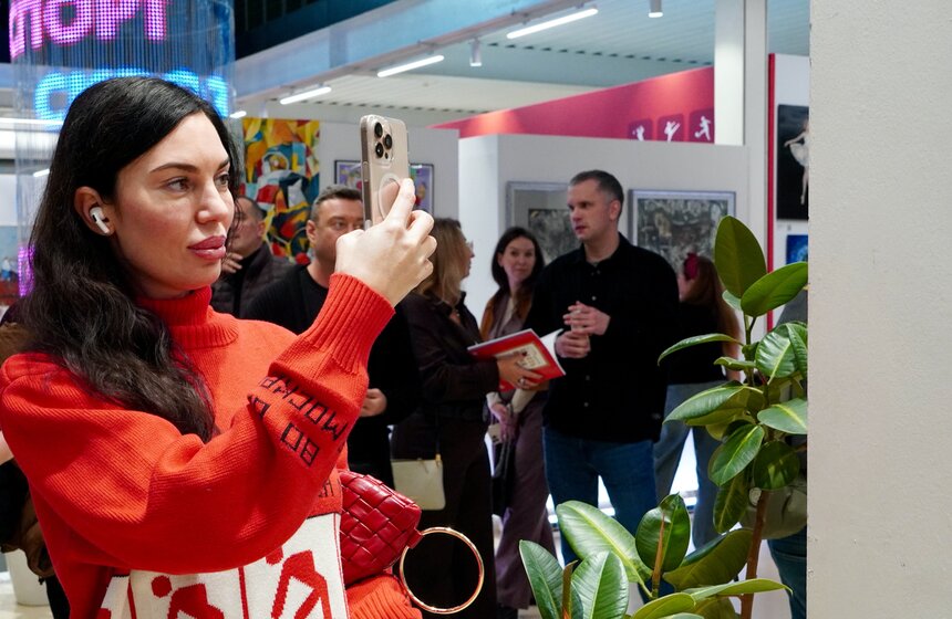 Выставка современного искусства "Спорт сквозь время" открылась в Москве 3 фото