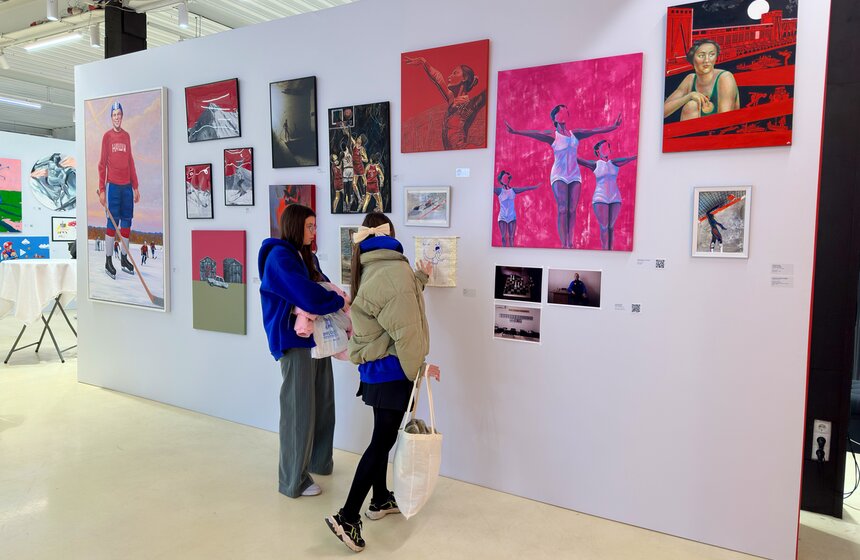 Выставка современного искусства "Спорт сквозь время" открылась в Москве 7 фото
