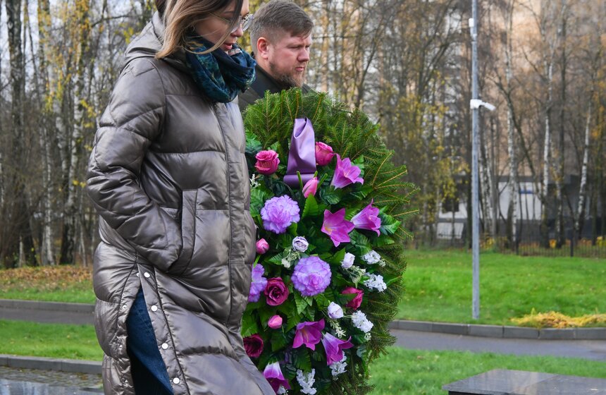 В Москве простились с актером Романом Поповым 12 фото