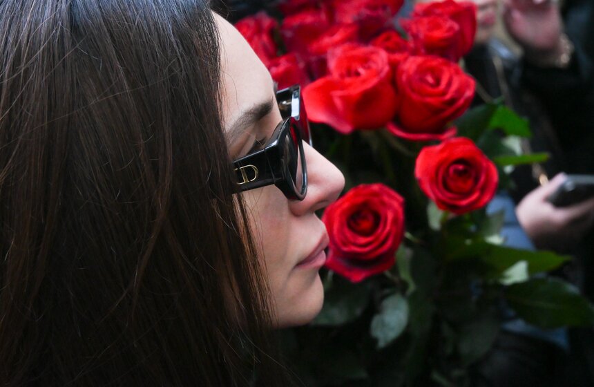 В Москве прошла церемония прощания с телеведущим Юрием Николаевым 13 фото