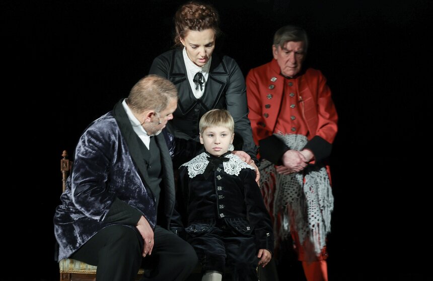 Премьера спектакля "Анна Каренина" состоялась в Малом театре в Москве 16 фото