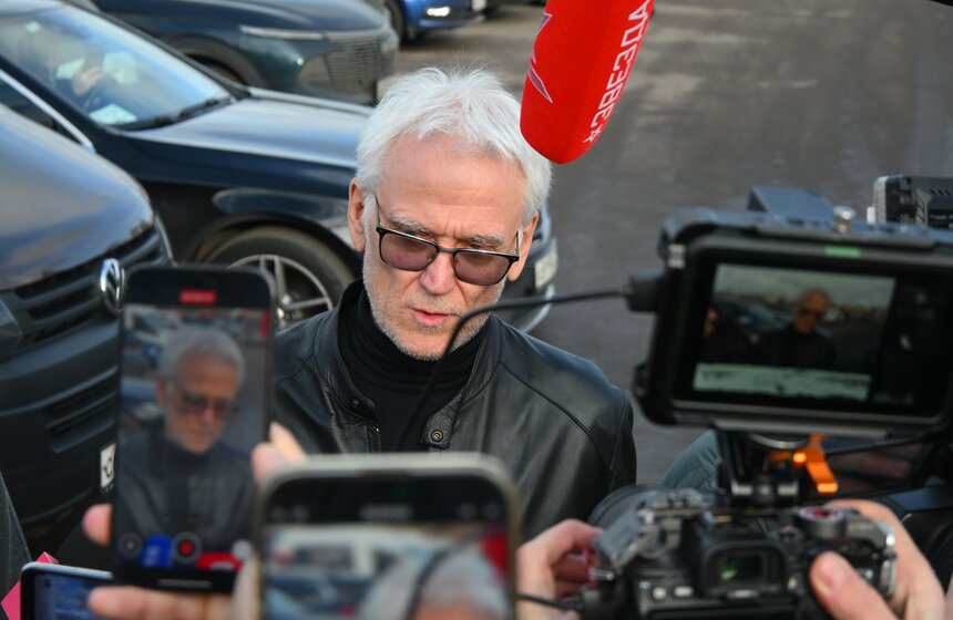 В Москве прошла церемония прощания с телеведущим Юрием Николаевым 9 фото