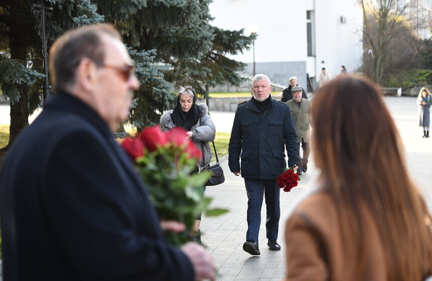 В Москве прошла церемония прощания с телеведущим Юрием Николаевым 2 фото