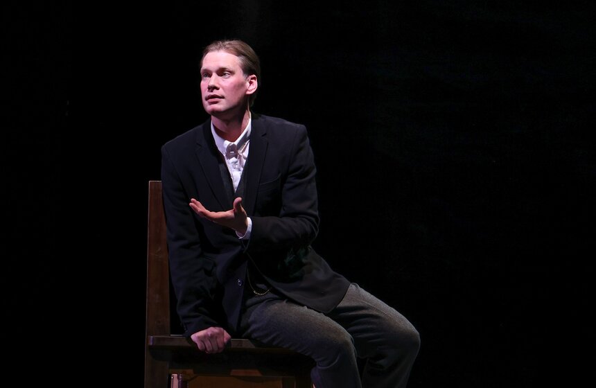 Спектакль "Гамлет. Путь к отцу" поставили в Московском театре "Эрмитаж" 14 фото