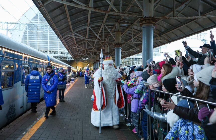 Поезд Деда Мороза завершил свою двухдневную остановку в Москве 12 фото