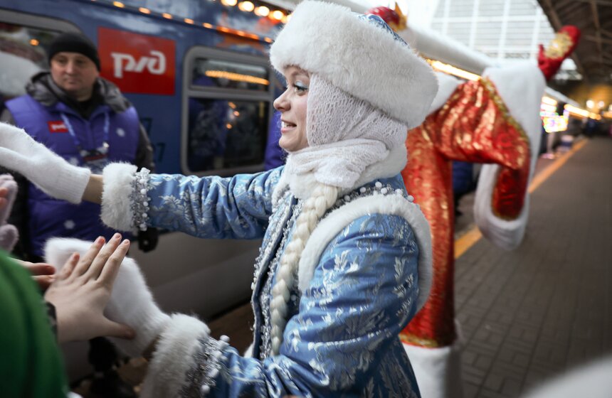Поезд Деда Мороза завершил свою двухдневную остановку в Москве 15 фото