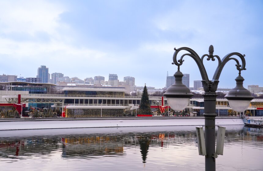 Обновленную Пушкинскую набережную открыли в Москве 1 фото