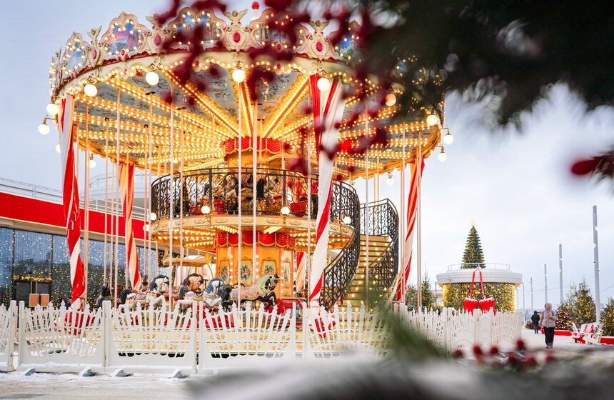 Обновленную Пушкинскую набережную открыли в Москве 3 фото