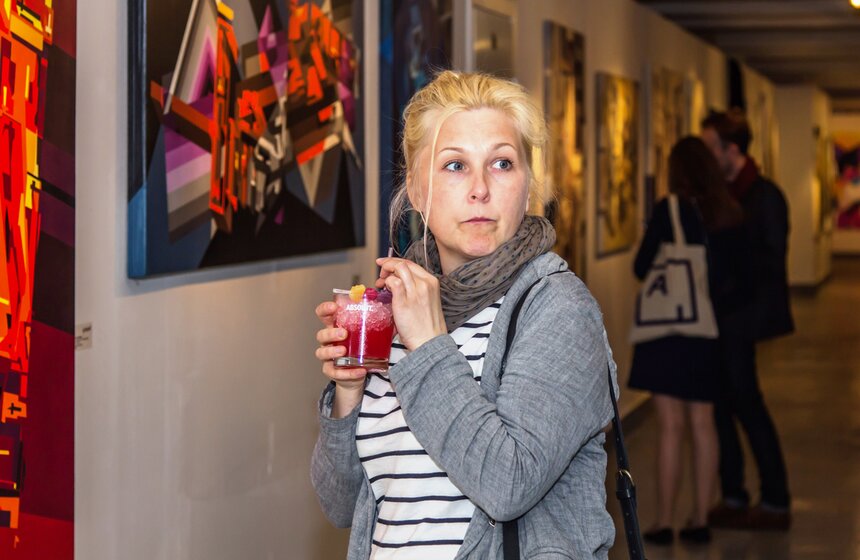 В Москве открылась выставка "Урбанизм: город в моем сознании" 8 фото