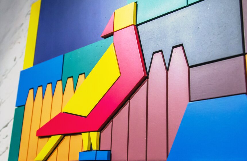 В Москве открылась выставка "Урбанизм: город в моем сознании" 6 фото