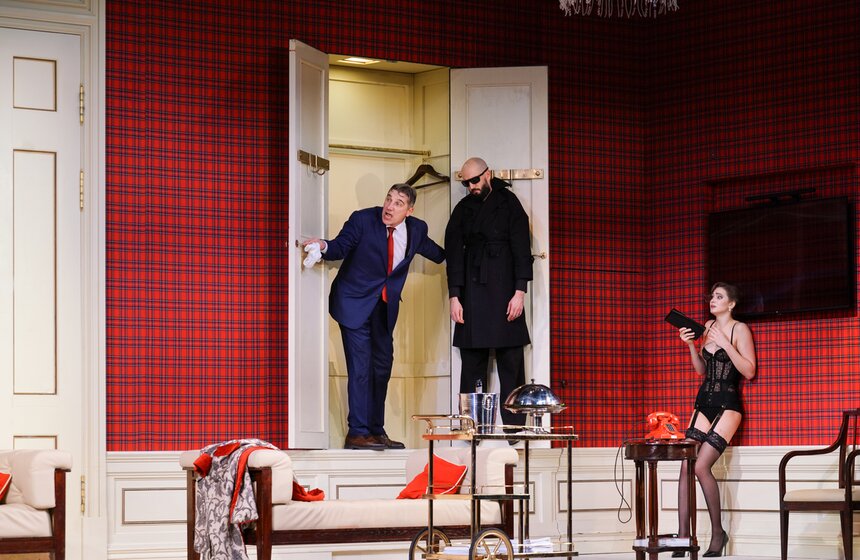 Предпремьерный показ спектакля "ТОТ самый № 13" состоялся в театре "Современник" 13 фото