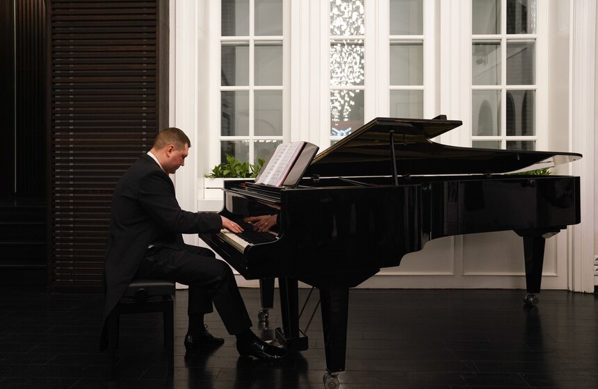 Предпремьерный показ спектакля "ТОТ самый № 13" состоялся в театре "Современник" 3 фото