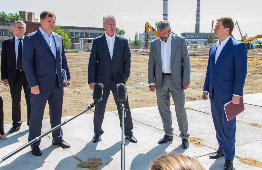 Сергей Собянин посетил территорию бывшего завода ЗИЛ 4 фото