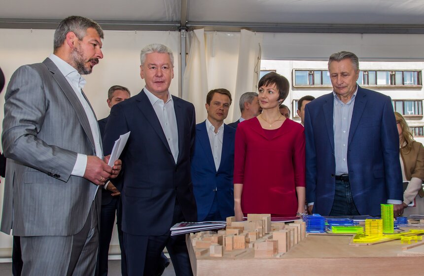 Сергей Собянин посетил территорию бывшего завода ЗИЛ 12 фото