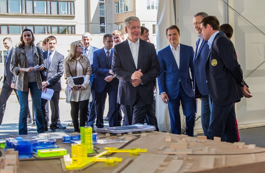 Сергей Собянин посетил территорию бывшего завода ЗИЛ 11 фото