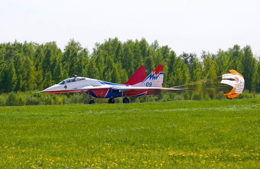 Пилотажная группа "Стрижи" отмечает 23-летие 11 фото