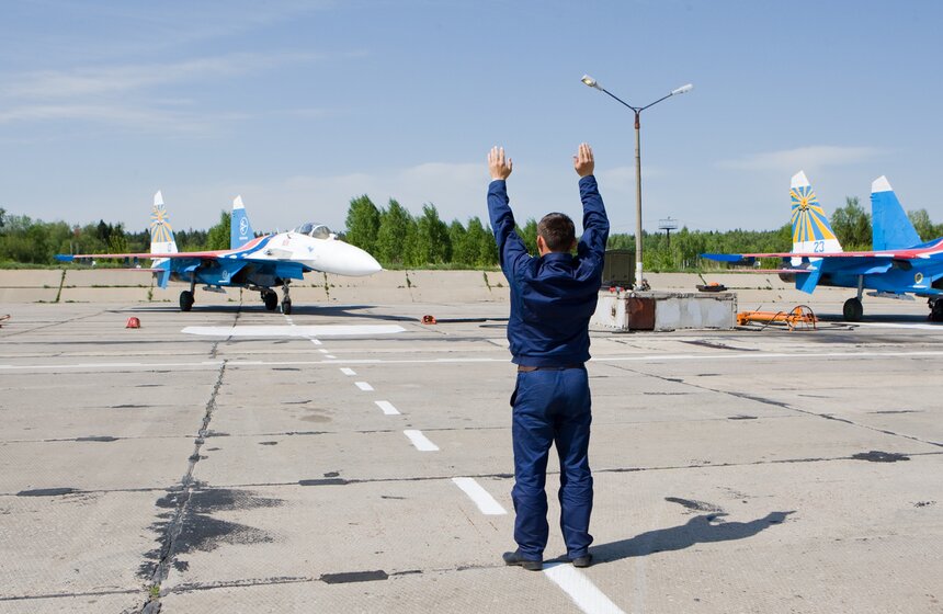 Пилотажная группа "Стрижи" отмечает 23-летие 12 фото