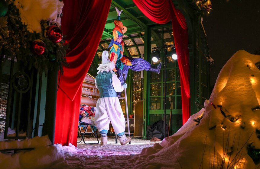 На площадке "Московских сезонов" завершилась новогодняя театральная программа 29 фото