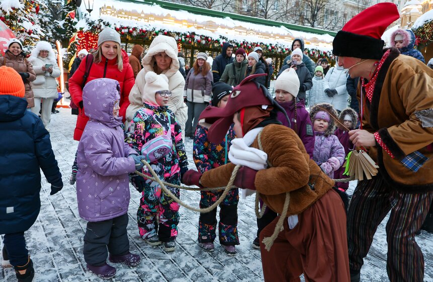 На площадке "Московских сезонов" завершилась новогодняя театральная программа 18 фото