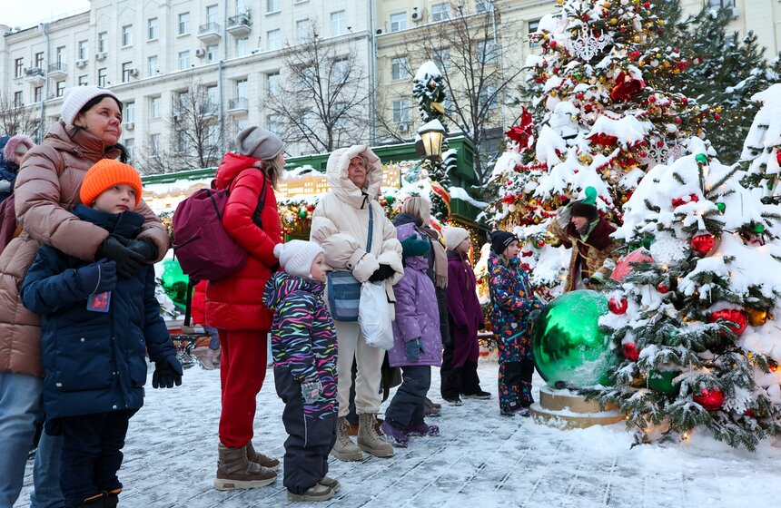 На площадке "Московских сезонов" завершилась новогодняя театральная программа 16 фото