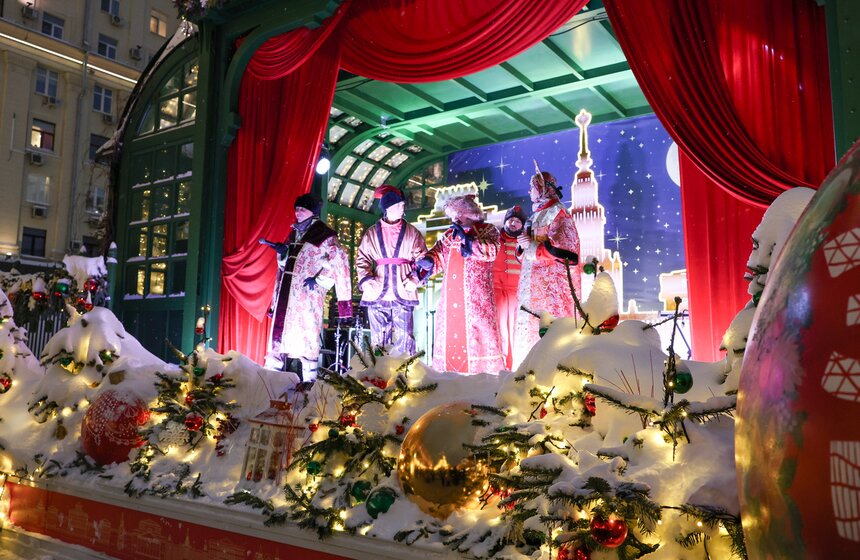 На площадке "Московских сезонов" завершилась новогодняя театральная программа 23 фото